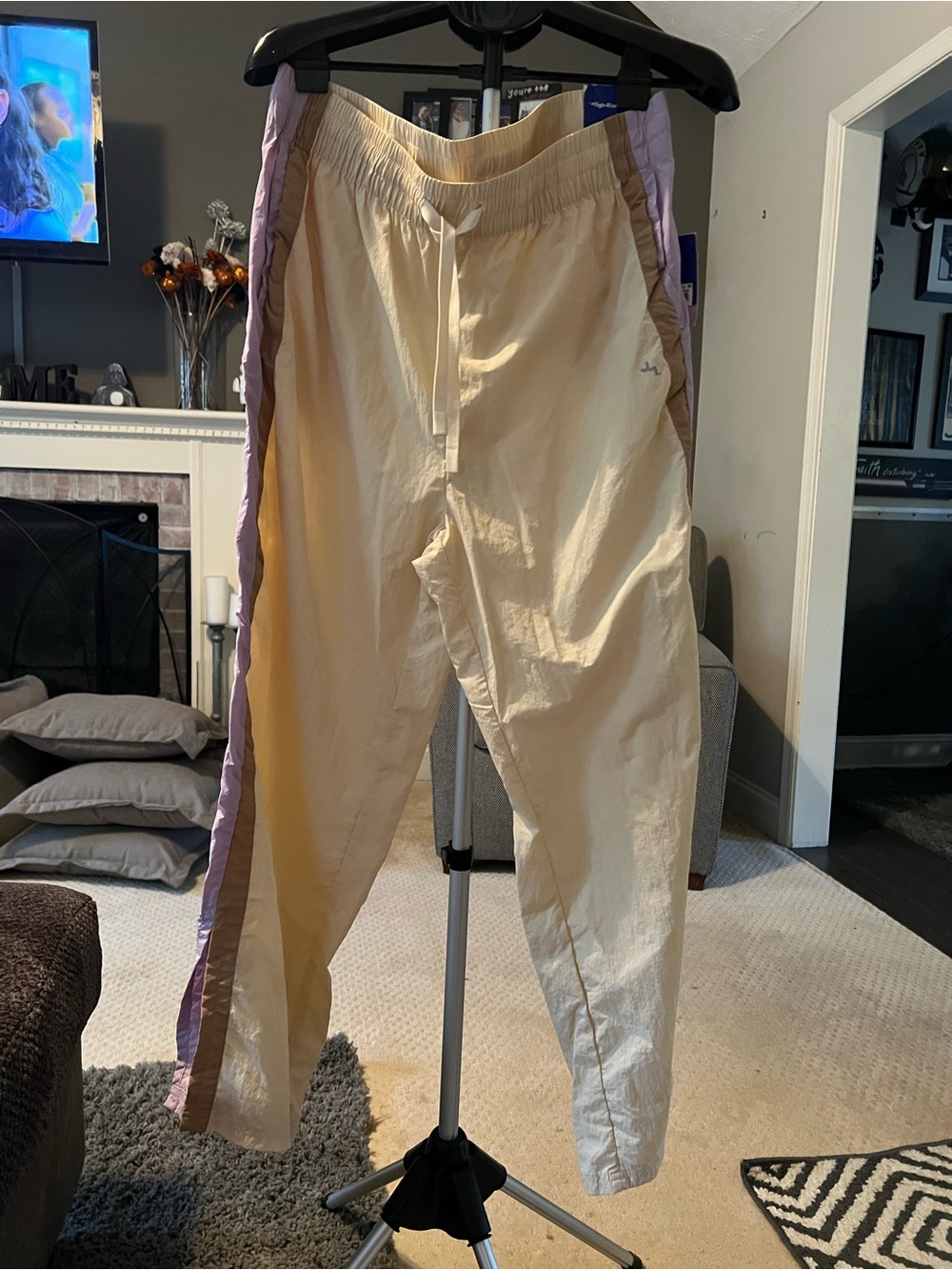 Joy Lab, Women’s  Sz XXL ,Cream Track Pants with Lavender Side Stripe